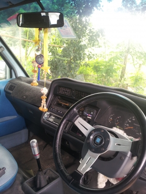 รถตู้ หัวจรวด หลังคาสูง 3.0 ดีเซล