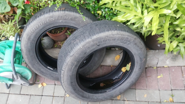 ยาง บริจสโตน 195/65R 15 มี สองเส้น กลาง ปี11