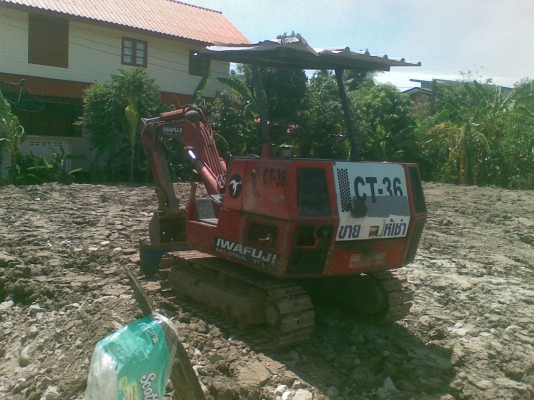 รถแบ็คโฮ พีซี 30 รุ่น 3 Ivafuji เครื่อง Isusu  ปั้ม เท่า 40 ขายเพียง  155000 บาิท