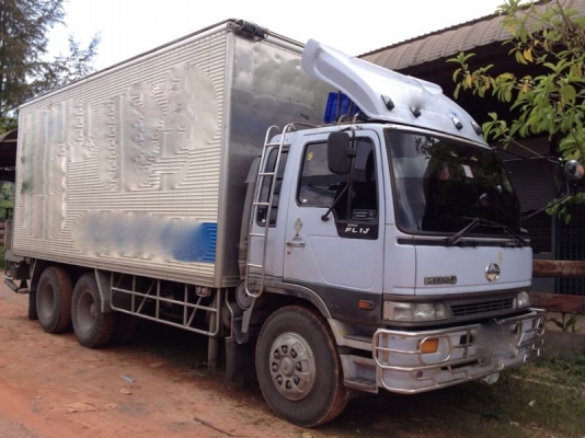 รถฮีโน่ 10 ล้อ ตู้เย็น 210 แรงม้า ปี 40  สนใจติดต่อ 081 - 6079515