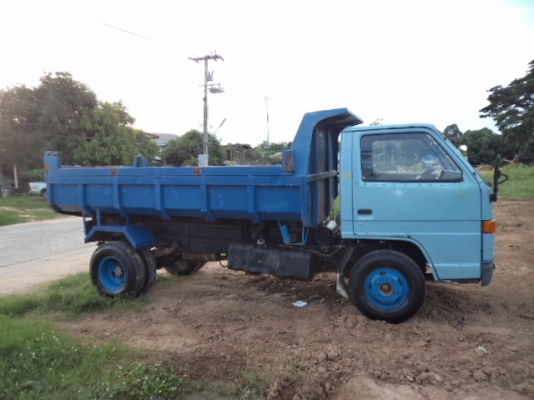 ขายรถ6ล้อดั้มอีซูซุหัวNKR สภาพดี เอกสารพร้อมโอน