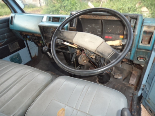 ขายรถ6ล้อดั้มอีซูซุหัวNKR สภาพดี เอกสารพร้อมโอน