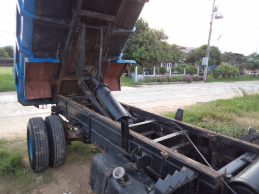 ขายรถ6ล้อดั้มอีซูซุหัวNKR สภาพดี เอกสารพร้อมโอน