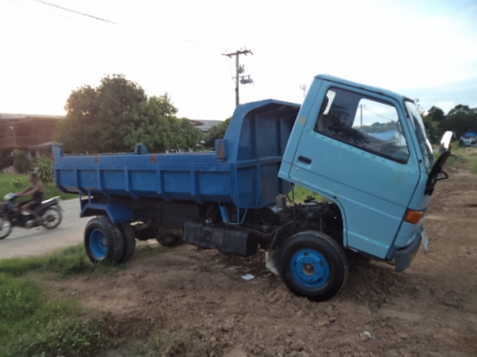 ขายรถ6ล้อดั้มอีซูซุหัวNKR สภาพดี เอกสารพร้อมโอน