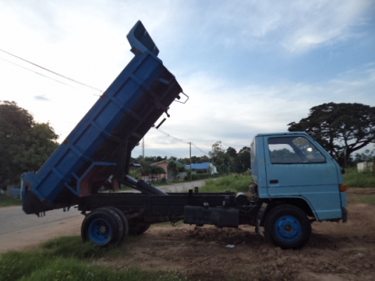 ขายรถ6ล้อดั้มอีซูซุหัวNKR สภาพดี เอกสารพร้อมโอน