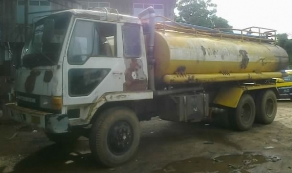 MITSUBISHI FUSO FN527 - 195 HP 6D16 MA 20970 รถสิบล้อ 2 เพลา บรรทุกถังน้ำ 8,000 ลิตร ช่วงล่างคัชซีสวยเดิมๆมากครับ เครื่องแน่นแรงดี หัวเก๋งสภาพดีภายในเก๋งคอนโซลสวยครบ พวงมาลัยเพาเวอร์ ระบบเบรคทริ๊ปฟี้ครบครัน ยางสภาพดี 10 เส้นประมาณ 70\% พร้อมใช้งาน เอกสารทะ MITSUBISHI FUSO FN527 - 195 HP 6D16 MA 20970 รถสิบล้อ 2 เพลา บรรทุกถังน้ำ 8,000 ลิตร ช่วงล่างคัชซีสวยเดิมๆมากครับ เครื่องแน่นแรงดี หัวเก๋งสภาพดีภายในเก๋งคอนโซลสวยครบ พวงมาลัยเพาเวอร์ ระบบเบรคทริ๊ปฟี้ครบครัน ยางสภาพดี 10 เส้นประมาณ 70\% พร้อมใช้งาน เอกสารทะ