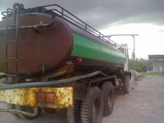 รถบรรทุกน้ำISUZUร็อคกี้ 210แรง2เพลาเกียร์ธรรมดาคัสซีจัมโบ้....