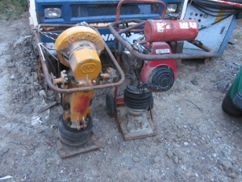 ขาย-เครื่องตบดิน เก่าญี่ปุ่น สภาพพร้อมใช้งาน แรงสูง ตัวใหญ่ ราคาอยู่ที่ 14,000 - 16,000 บาท