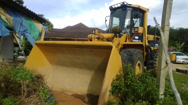 รถตักWA400-1รถสวย ไม่ค่อยได้ใช้..เพราะใหญ่เกิน แอร์เย็น เอกสารพร้อม... รถตักWA400-1รถสวย ไม่ค่อยได้ใช้..เพราะใหญ่เกิน แอร์เย็น เอกสารพร้อม...