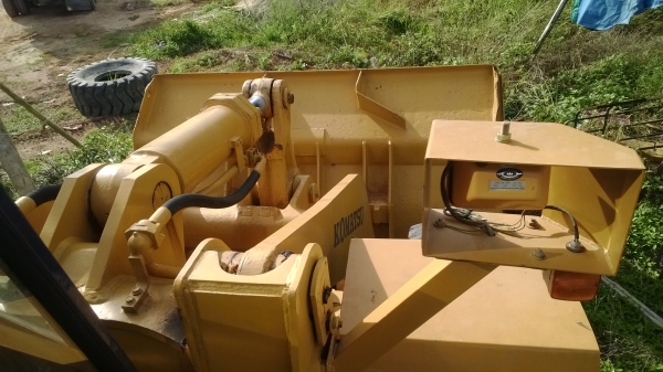 รถตักWA400-1รถสวย ไม่ค่อยได้ใช้..เพราะใหญ่เกิน แอร์เย็น เอกสารพร้อม... รถตักWA400-1รถสวย ไม่ค่อยได้ใช้..เพราะใหญ่เกิน แอร์เย็น เอกสารพร้อม...