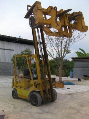 รถยกเบนซิน1.5รถนอกขายตามสภาพ พร้อมใช้ เครื่องแน่นปั้มแรงงายาว1.20เมตรราคา 89,000บาทhttp://www.youtube.com/watch?v=iHtAQbjhvpc&amp;feature=youtu.be