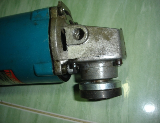 เครื่องเจียรไฟฟ้ามากิต้า รุ่น 9006B ขนาด 150 mm.(6") มอเตอร์ 1020W