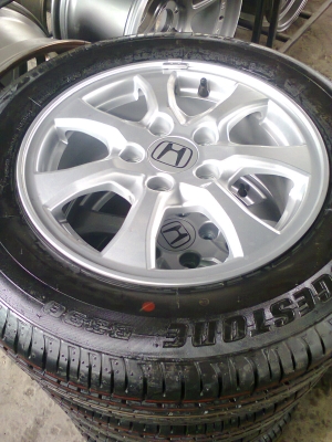 ขายล้อ CIVIC พร้อมยางป้ายแดงชุดละ13000
