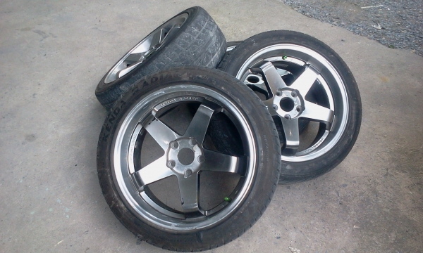 ต้องการขายล้อแม็กขอบ 18" พร้อมยาง225/45 แม็กซ์กว้าง 8 " ทั้ง 4 วง 5 รู 114.3