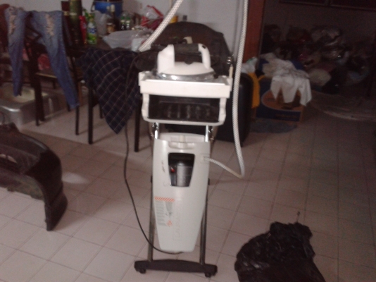 เตารีดไอน้ำ LAURASTAR เสียไม่รู้เป็นไรตามสภาพ 1800