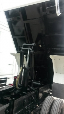 รถบรรทุก isuzu NMR 6 ล้อ เล็ก