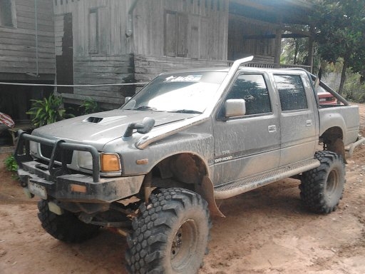 ขายโฟลวิล isuzu 4 ประตู คานแข็ง