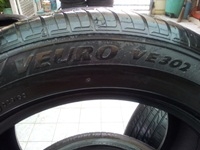 ขายยาง225/50/16 ยาง DUNLOP   VEURO  EV 302 ปี 09  (1ชุด)