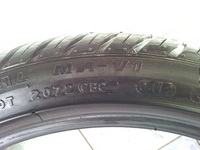 ขายยาง225/40/18 ยางMAXXIS  MA - V1   ปี 12  ( 1คู่ )