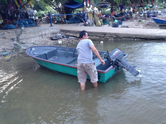 ขายเรือตกปลาไฟร์เบอร์เครื่องyamaha15d ขายเรือตกปลาไฟร์เบอร์เครื่องyamaha15d