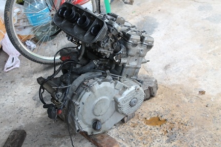 ขายเครื่อง CBR400 y89 พร้อมชุดไฟและคาร์บู ขายเครื่อง CBR400 y89 พร้อมชุดไฟและคาร์บู