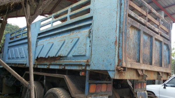 ขายชุดกระบะดัมพ์สามมิตรรถ 10 ล้อมีอุปกรณ์ครบชุดเดิมใส่อยู่กับ ISUZU ROCKY240 มี 2 ชุดราคาชุดละ 130000