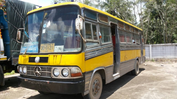 ขายรถบัสพัดลม HINO เครื่อง EH700 168 แรงม้า 32 ที่นั่ง ราคา 250000