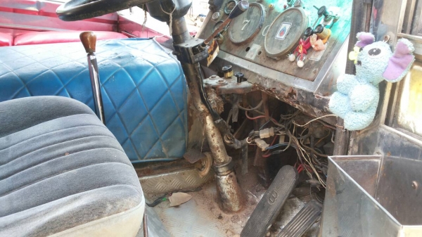 ขายรถบัสพัดลม HINO เครื่อง EH700 168 แรงม้า 32 ที่นั่ง ราคา 250000