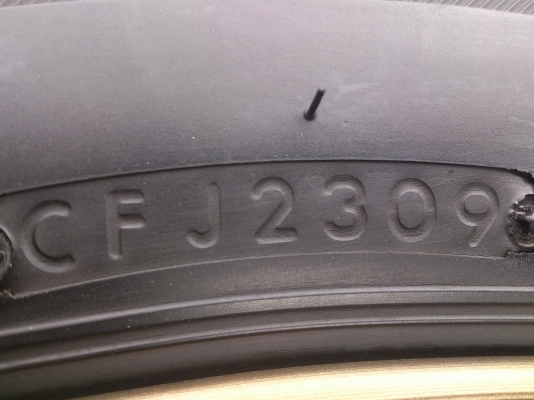 ขายแม็กTE37 น้ำตาลไหม้  6รู 139.7ขอบ17 พร้อมยางบริสโตร์265/65R17 ยางปี09 แต่ยางใช้งานน้อยดอกยางประมาณ80\% สวยๆ จำนวน 1 ชุด