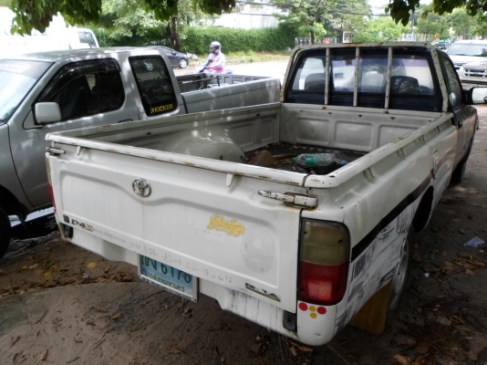 ลูกะบะ โตโยต้า ไทเกอร์ หัวเดี่ยวแท้ เดิมบาง สีขาวไม่มีผุ  กำลังจะยกลง