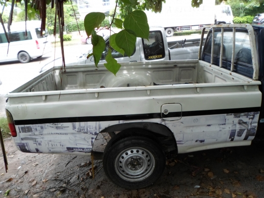 ลูกะบะ โตโยต้า ไทเกอร์ หัวเดี่ยวแท้ เดิมบาง สีขาวไม่มีผุ  กำลังจะยกลง