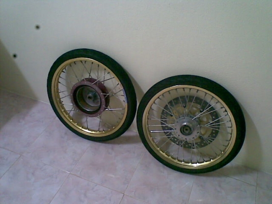 ขายล้อทอง1.40 พร้อมดุมนูโว ฟีโน มีโอ ของyamaha +ยาง 1คู่ ราคา500บาท โทร0831799040โส กทม ขายล้อทอง1.40 พร้อมดุมนูโว ฟีโน มีโอ ของyamaha +ยาง 1คู่ ราคา500บาท โทร0831799040โส กทม