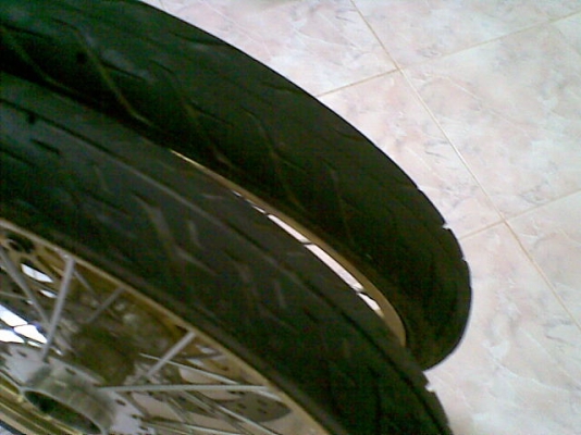 ขายล้อทอง1.40 พร้อมดุมนูโว ฟีโน มีโอ ของyamaha +ยาง 1คู่ ราคา500บาท โทร0831799040โส กทม ขายล้อทอง1.40 พร้อมดุมนูโว ฟีโน มีโอ ของyamaha +ยาง 1คู่ ราคา500บาท โทร0831799040โส กทม