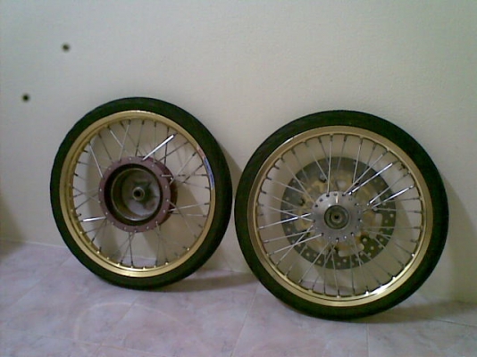 ขายล้อทอง1.40 พร้อมดุมนูโว ฟีโน มีโอ ของyamaha +ยาง 1คู่ ราคา500บาท โทร0831799040โส กทม ขายล้อทอง1.40 พร้อมดุมนูโว ฟีโน มีโอ ของyamaha +ยาง 1คู่ ราคา500บาท โทร0831799040โส กทม