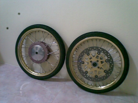 ขายล้อทอง1.40 พร้อมดุมนูโว ฟีโน มีโอ ของyamaha +ยาง 1คู่ ราคา500บาท โทร0831799040โส กทม
