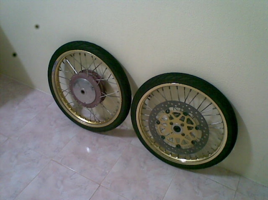 ขายล้อทอง1.40 พร้อมดุมนูโว ฟีโน มีโอ ของyamaha +ยาง 1คู่ ราคา500บาท โทร0831799040โส กทม ขายล้อทอง1.40 พร้อมดุมนูโว ฟีโน มีโอ ของyamaha +ยาง 1คู่ ราคา500บาท โทร0831799040โส กทม