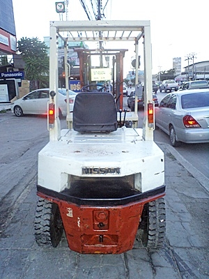 ขายรถยกนิสสัน 2 ตัน เครื่องดีเซล กระบอกคู่ เสาสูง 3 เมตร พวงมาลัยเพาเว่อร์ สีเดิมจากนอก นำเข้าจากญี่ปุ่น ใช้งานได้ทันที ขายรถยกนิสสัน 2 ตัน เครื่องดีเซล กระบอกคู่ เสาสูง 3 เมตร พวงมาลัยเพาเว่อร์ สีเดิมจากนอก นำเข้าจากญี่ปุ่น ใช้งานได้ทันที