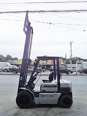 ขายรถยกโคมัสสึ 2 ตัน รุ่น11 เครื่องเบนซิน กระบอกคู่ เสาสูง 3 เมตร พวงมาลัยเพาเว่อร์ สีเดิมจากนอก นำเข้าจากญี่ปุ่น ใช้งานได้ทันที ขายรถยกโคมัสสึ 2 ตัน รุ่น11 เครื่องเบนซิน กระบอกคู่ เสาสูง 3 เมตร พวงมาลัยเพาเว่อร์ สีเดิมจากนอก นำเข้าจากญี่ปุ่น ใช้งานได้ทันที