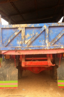 ขายรถหกล้อดั้ม