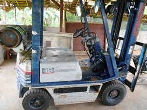 ขายรถโฟล์คลิฟท์ โคมัสสุ FG10-15 เกียร์ธรรมดา เสา 3 ม