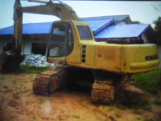 ขายรถแบคโฮ KOMATSU PC200-6 ซีเรียล 80564 เอกสารอินวอยเอวแน่นโว่หนาไฟฟ้าเต็ม