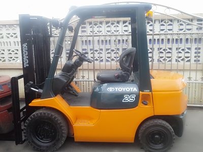 ขายถูกTOYOTA 7FD25 ออร์โต้ เสา3เมตร ดีเซล1DZ2 ขนาด2.5ตัน พร้อมใช้งาน