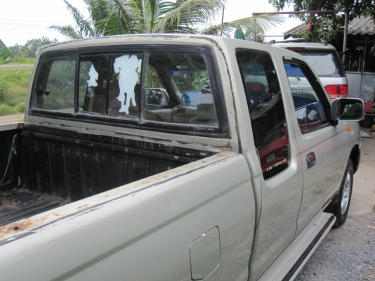 ขายกระบะถอด นิสสันฟรอนเทียแค๊ป 4000- แม็ก+ยาง ล้ออะไหล่ ขายกระบะถอด นิสสันฟรอนเทียแค๊ป 4000- แม็ก+ยาง ล้ออะไหล่