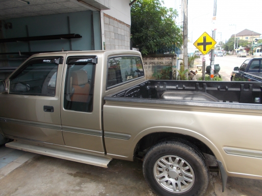 ขาย Isuzu dragon eye ปี 2001เครื่อง2500Turbo ราคา 285,000