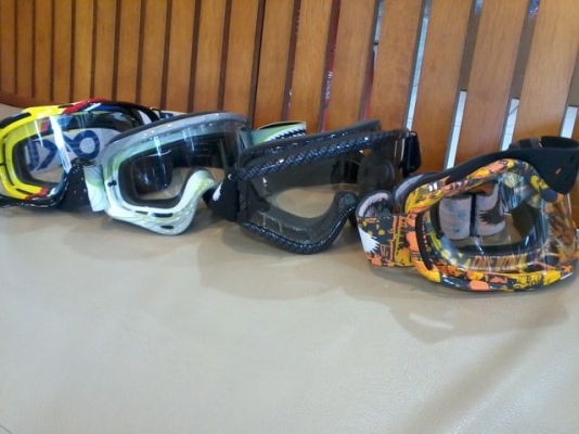 ***ขายแว่นตา OAKLEY แท้นำเข้าจากอเมริการาคถูกสุดๆ***