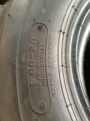 ขาย ยางลมถอด ขนาด 9.00-20 ยี่ห้อ BRIDGESTONE  สำหรับรถฟอล์คลิฟต์  มี 6 ชุด