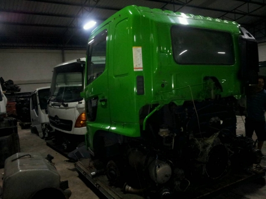 Hino Mega ซีรี่ 500หัวแค๊ป 10ล้อเล็ก น๊อต6ตัว เก่านอกสภาพ90\%