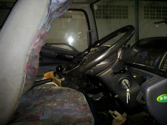 Hino Mega ซีรี่ 500หัวแค๊ป 10ล้อเล็ก น๊อต6ตัว เก่านอกสภาพ90\%