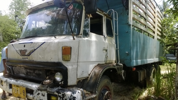 KT925รถ10ล้อเพลาเดียว เดิมๆ คัสซีสวยใช้ได้ เครื่องดี หัวดฃเดิมมีผุ..เล่มพร้อม KT925รถ10ล้อเพลาเดียว เดิมๆ คัสซีสวยใช้ได้ เครื่องดี หัวดฃเดิมมีผุ..เล่มพร้อม