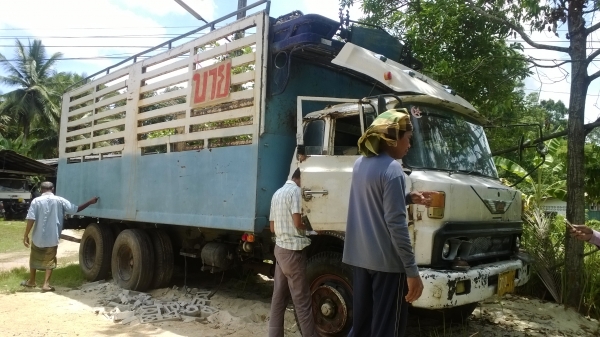 KT925รถ10ล้อเพลาเดียว เดิมๆ คัสซีสวยใช้ได้ เครื่องดี หัวดฃเดิมมีผุ..เล่มพร้อม